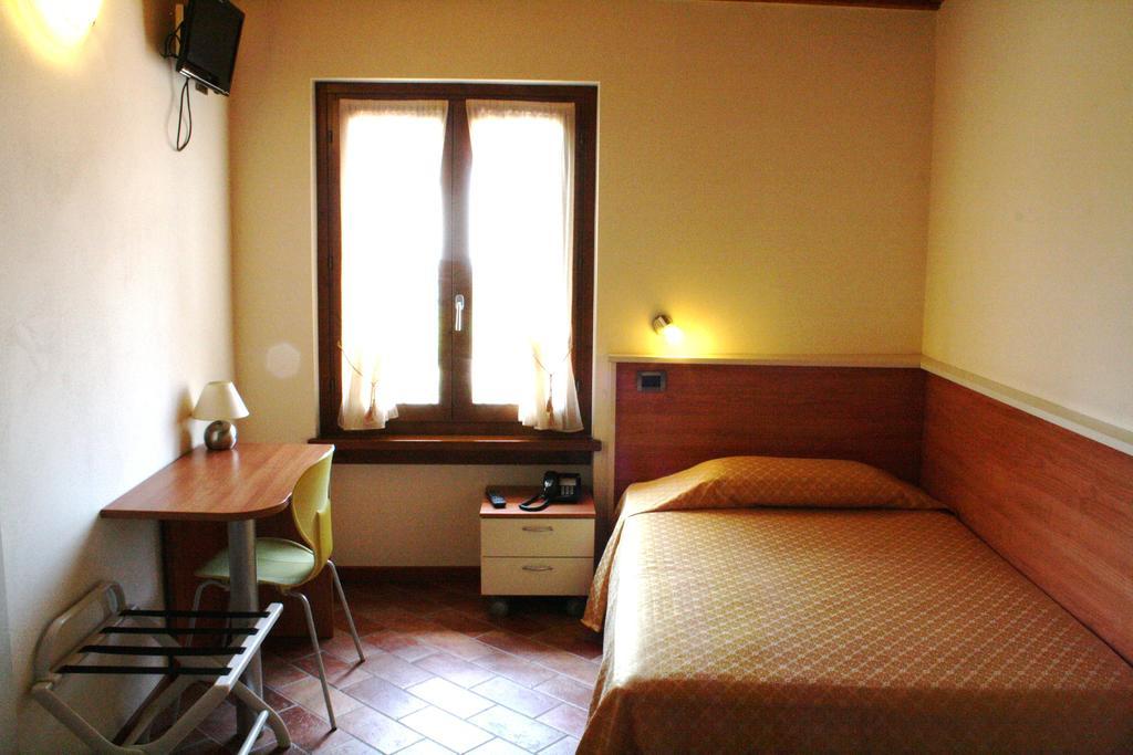Готель Bed&Wine Неґрар Номер фото